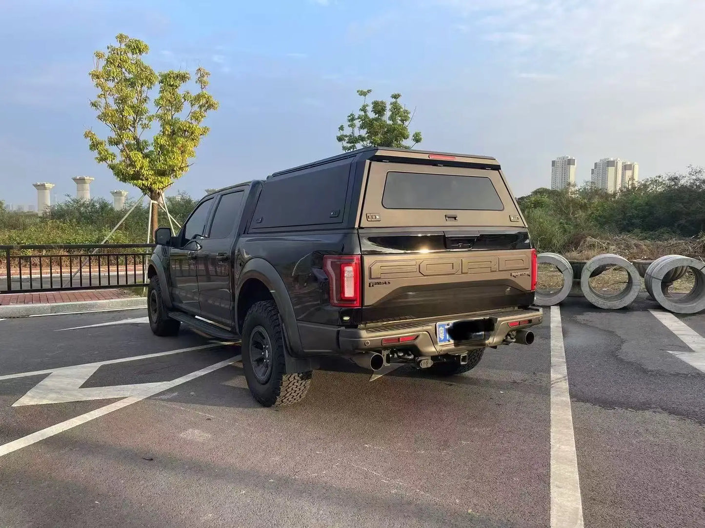 Factory 500kg Bearing Load 6FT Roll-up Waterproof Aluminum Alloy Canopy Topper for Pickup BYD Shark