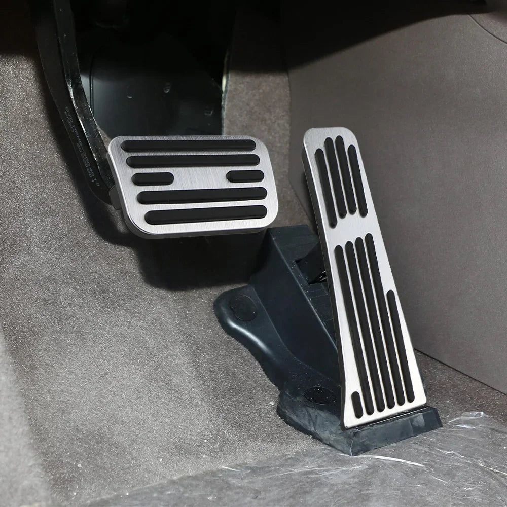 For BYD DENZA D9 2023-2025 AT Car Pedals Stainless Steel Accelerator Pedal Brake Pad No Drill Cover Anti Skid Pads Parts